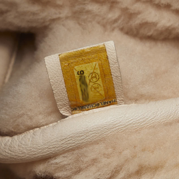 Chanel Suede Matelasse Shoulder Bag  Suede Shoulder Bag in Fair condition - Picture 11 of 12